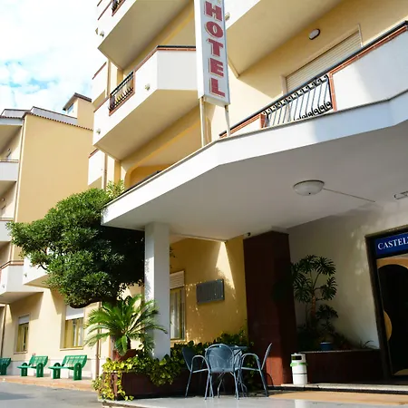 ホテル Castelvetere