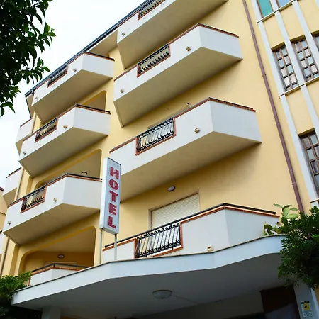 Castelvetere ホテル