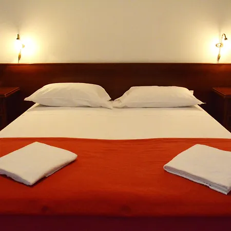 Castelvetere ホテル 3*