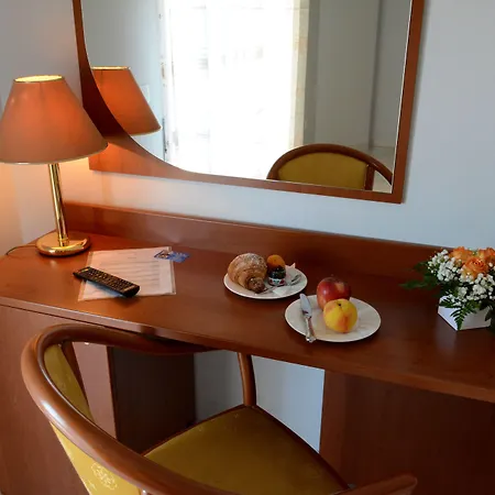 ホテル Castelvetere 3*
