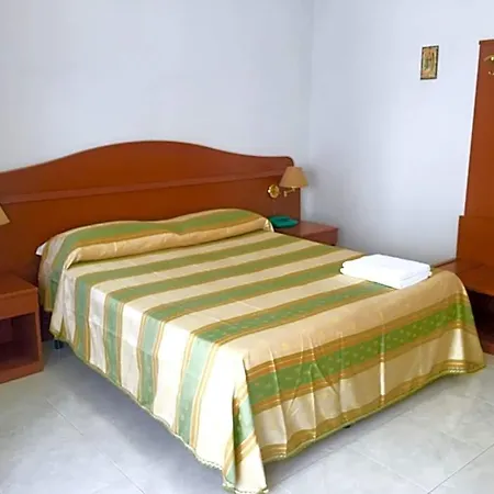 Castelvetere 3* Caulonia