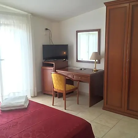 מלון Castelvetere Caulonia