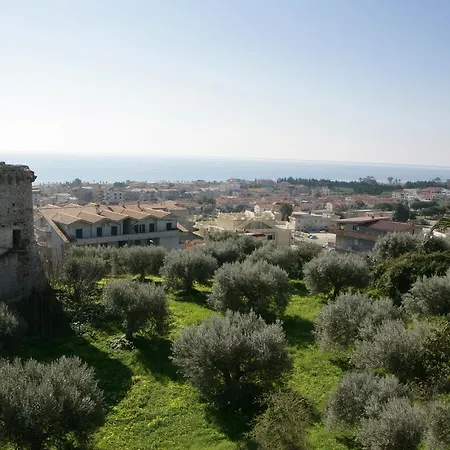 Castelvetere 3*