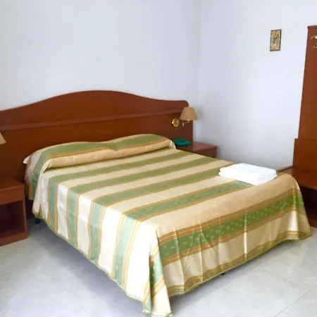 호텔 Castelvetere Caulonia