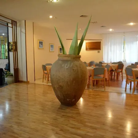 ホテル Castelvetere 3*