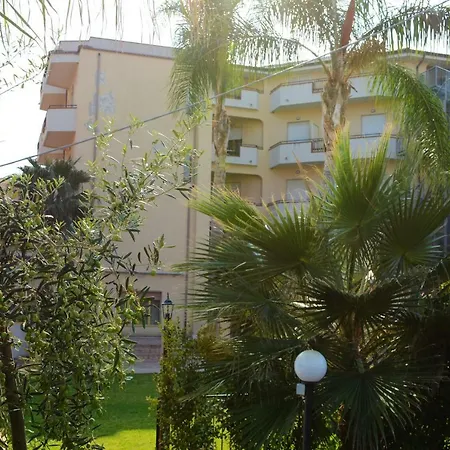 ホテル Castelvetere Caulonia